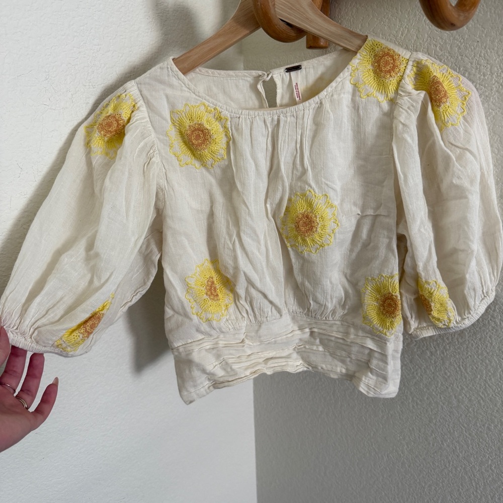 Free people ivory my girl embroidered cropped blouse smocked waist sunflowers - Picture 3 of 6